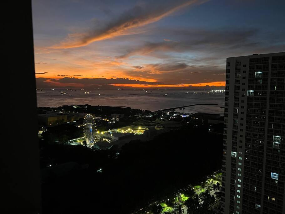 Beautiful 1Bed Condo Nr Airport, Moa, Makati, Bay マニラ市 エクステリア 写真